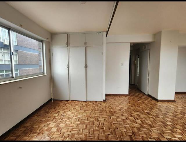 1 BEDROOM PROPERTY TO RENT IN NORTH BEACH